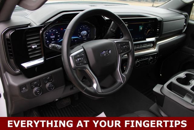 Used 2023 Chevrolet Silverado 1500 RST image 2