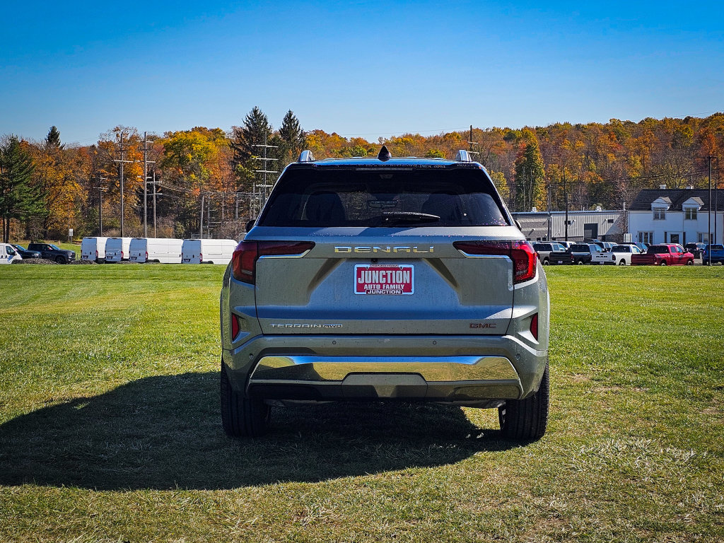 New 2027 GMC Terrain Denali AWD/4WD image 4