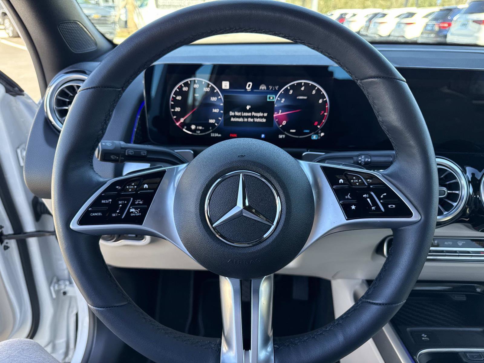 Used 2025 Mercedes-Benz GLB 250 image 28