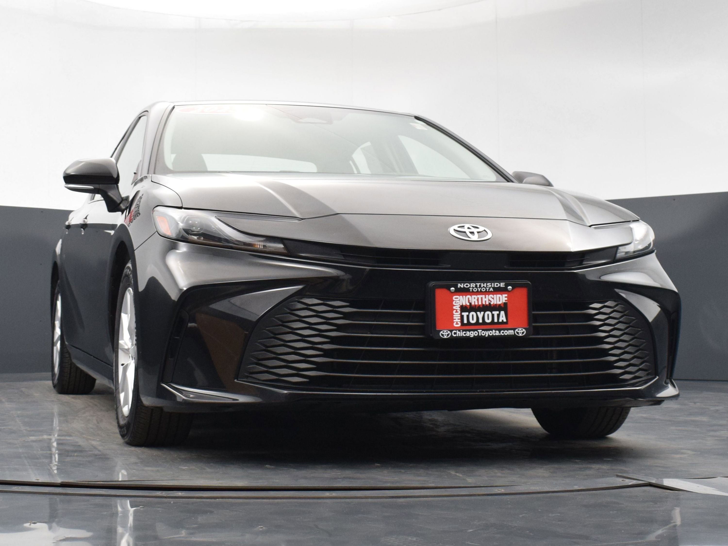 Used 2025 Toyota Camry LE image 29