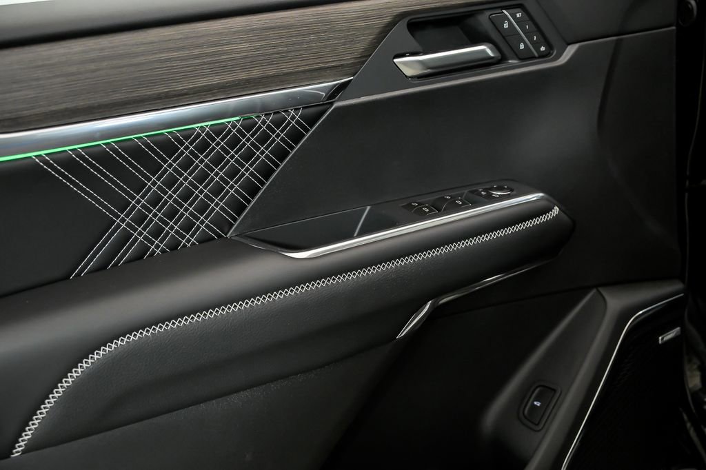 New 2026 GMC Acadia Denali w/ Super Cruise Package image 5