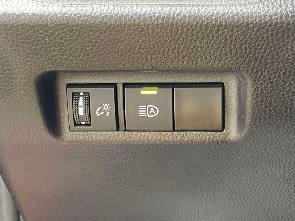 Used 2023 Toyota RAV4 XLE FWD image 21