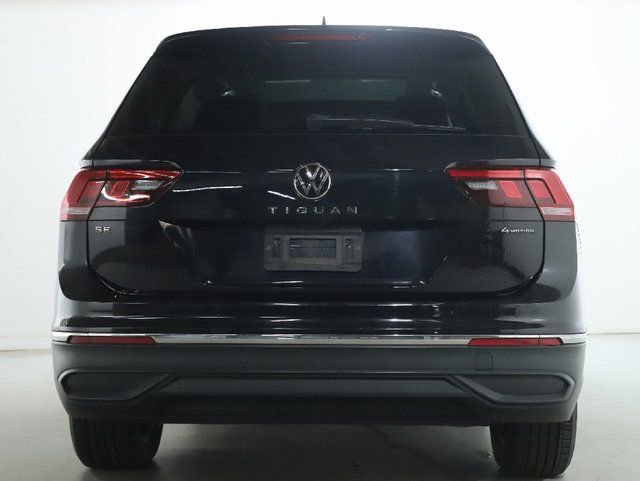 Used 2022 Volkswagen Tiguan SE w/ Panoramic Sunroof Package image 44