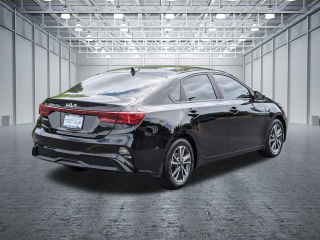 Used 2023 Kia Forte LXS FWD image 5