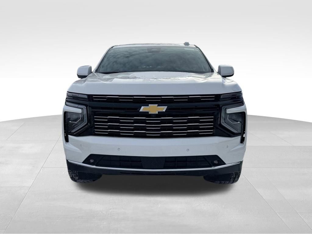 Used 2025 Chevrolet Suburban High Country image 3