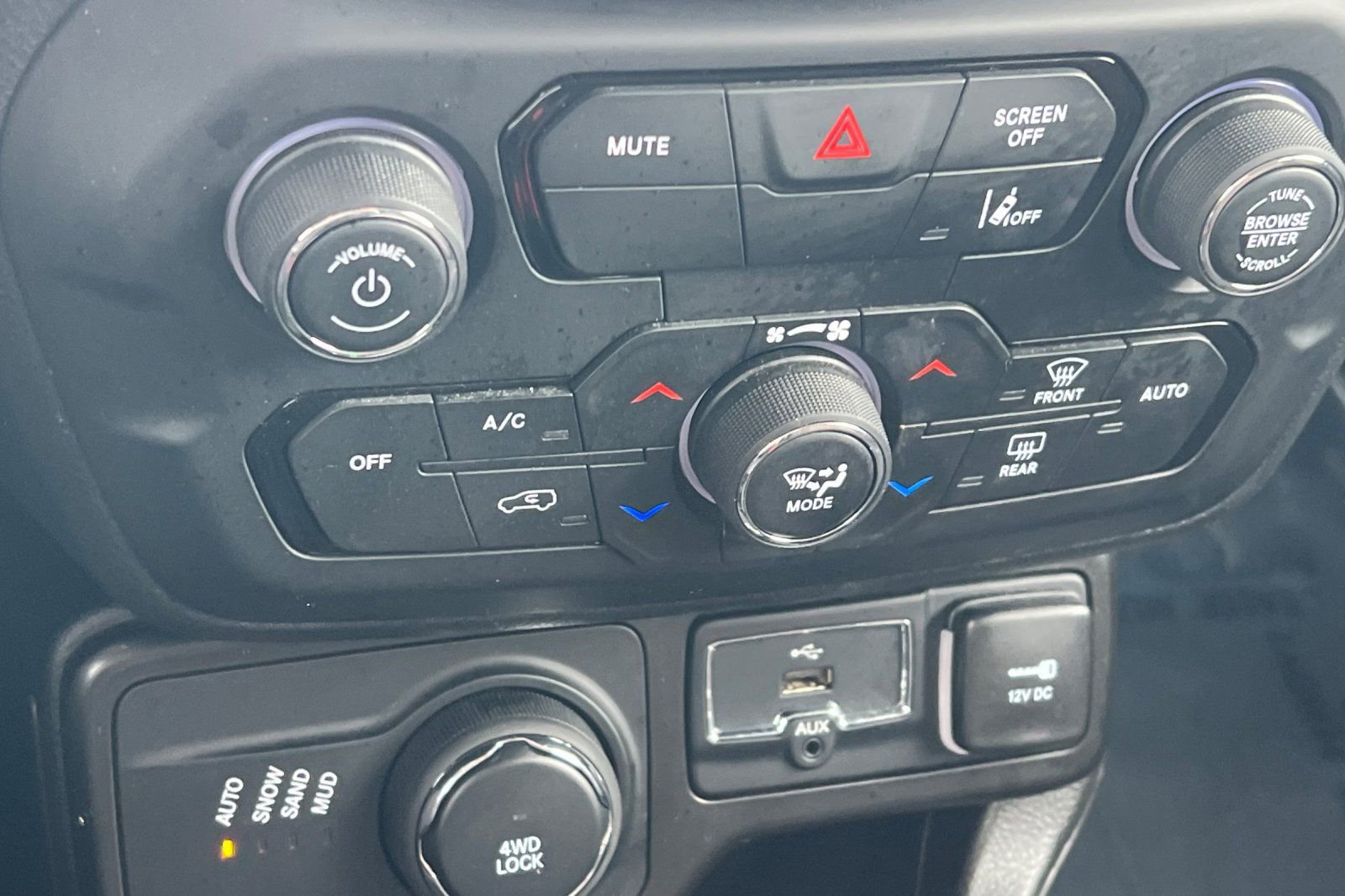 Used 2023 Jeep Renegade Latitude image 18