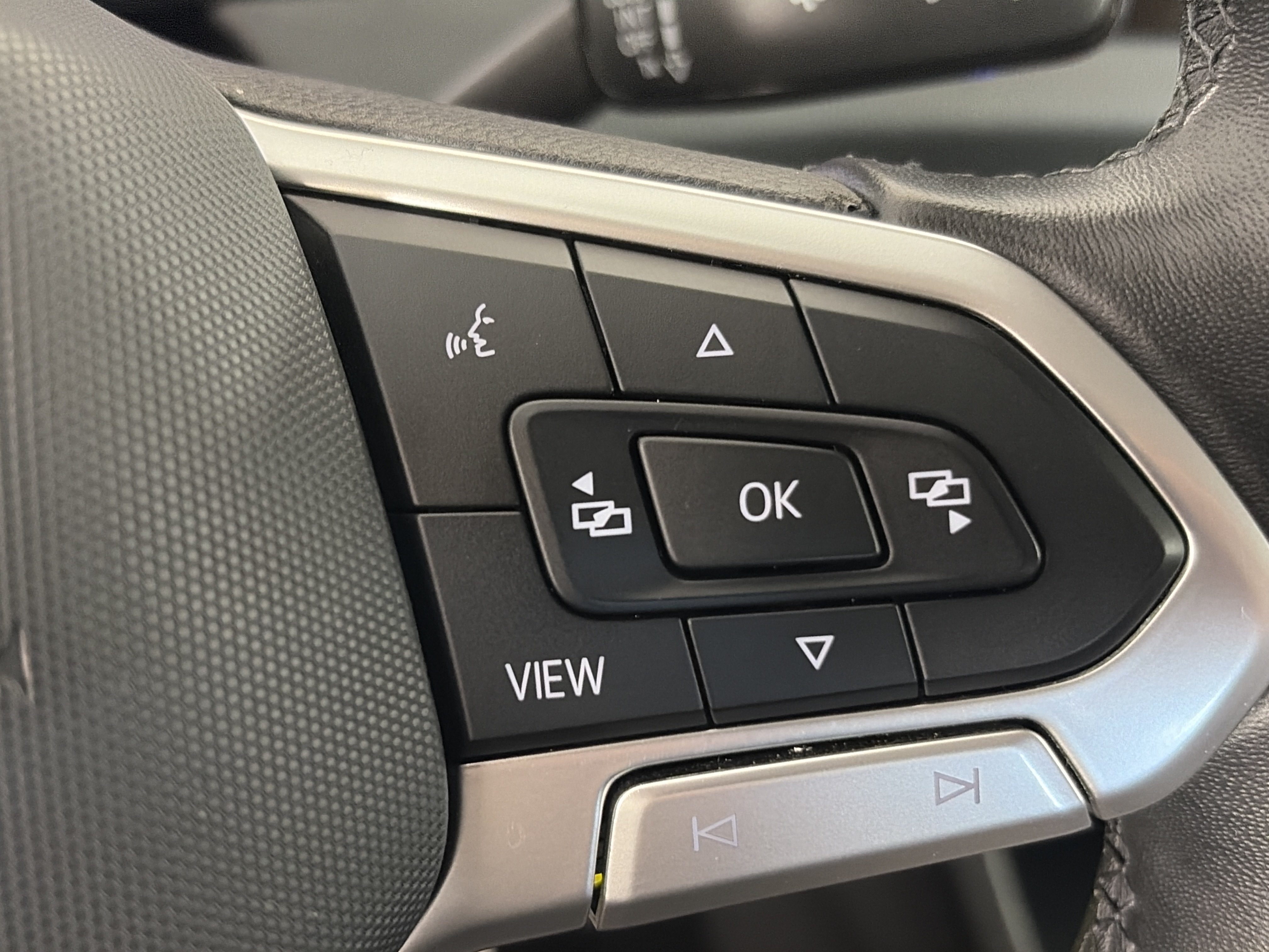 Used 2025 Volkswagen Jetta S FWD image 32