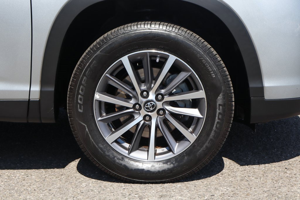 Used 2019 Toyota Highlander XLE image 45