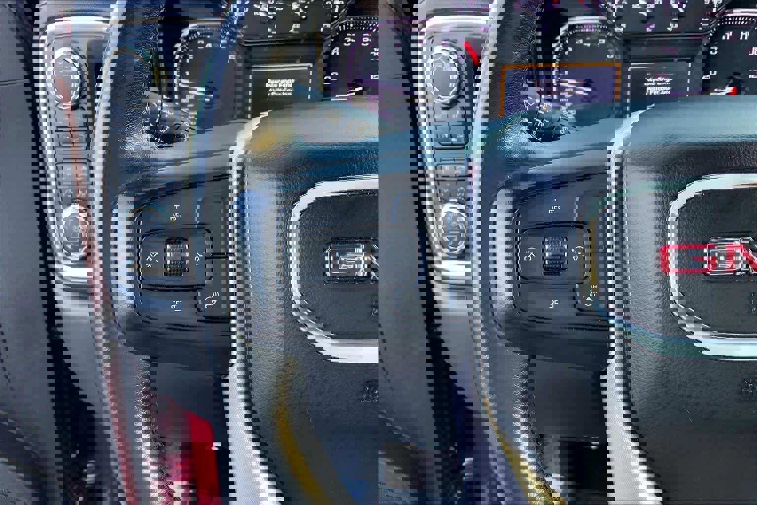 Used 2020 GMC Sierra 1500 SLT image 23