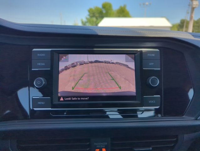 Used 2024 Volkswagen Jetta SE image 14