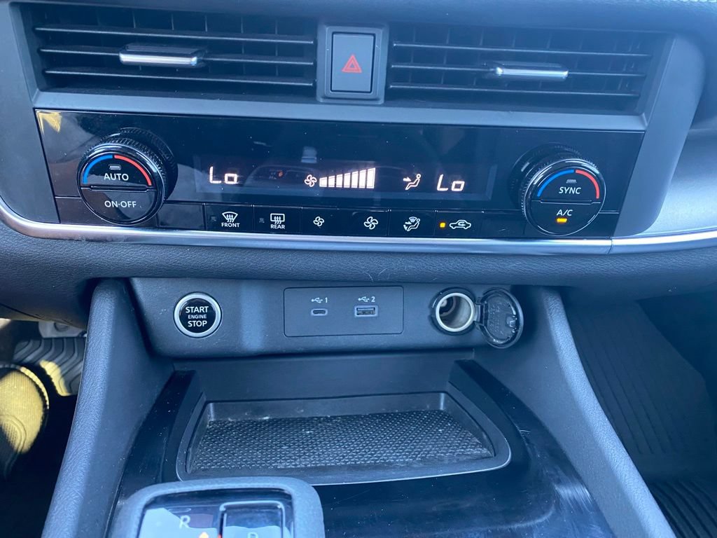 Used 2023 Nissan Rogue SV FWD image 18