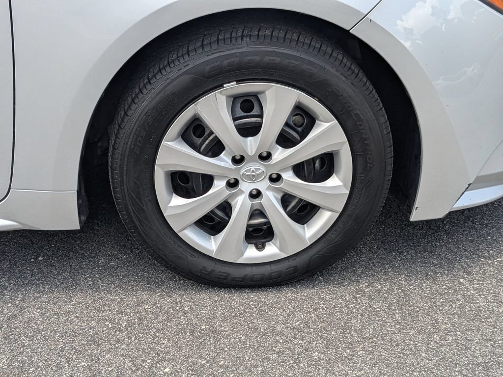Used 2024 Toyota Corolla LE FWD image 12