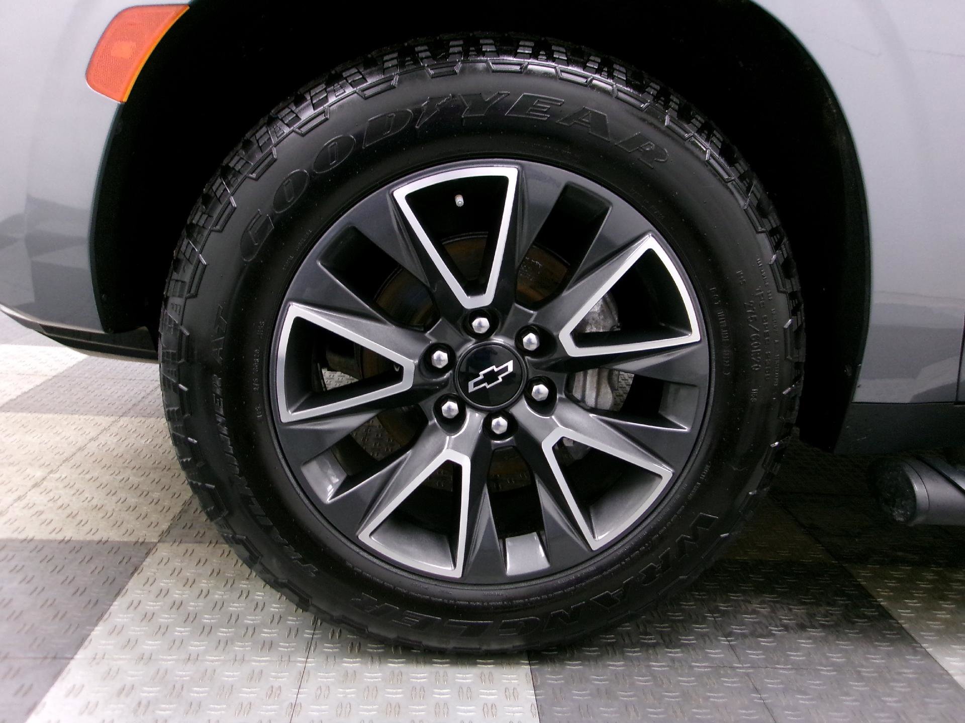 Used 2022 Chevrolet Tahoe Z71 w/ Z71 Off-Road Package image 17