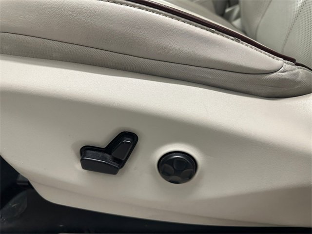 Used 2020 Chrysler Pacifica Limited image 18