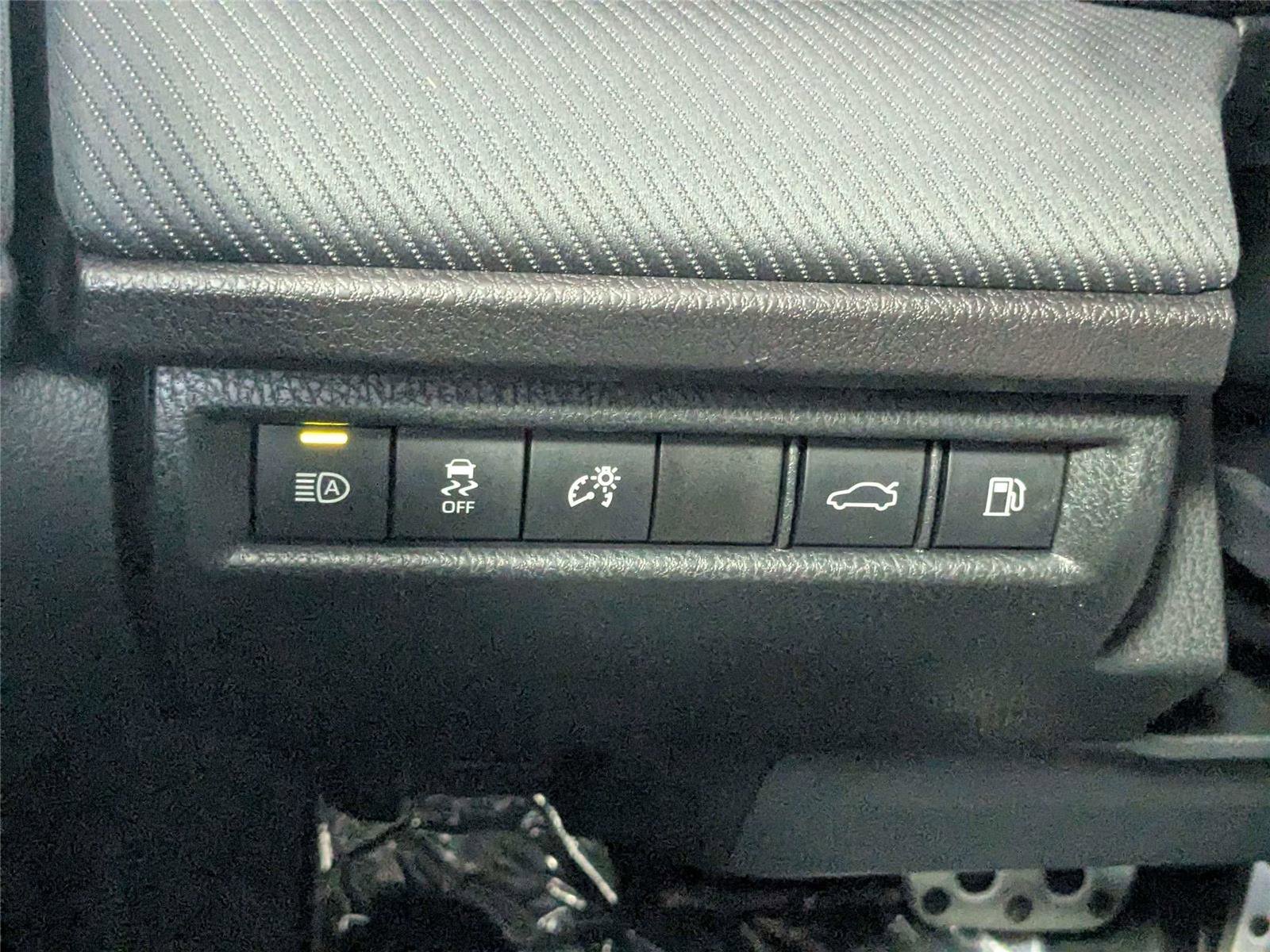 Used 2025 Toyota Camry SE FWD image 14