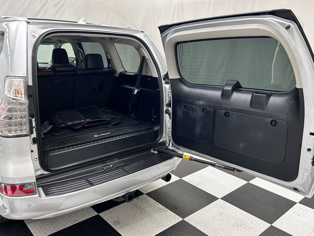 Used 2016 Lexus GX 460 w/ Premium Package image 10