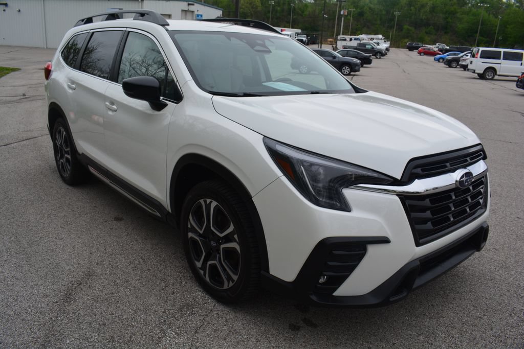 Used 2024 Subaru Ascent Limited AWD/4WD image 4