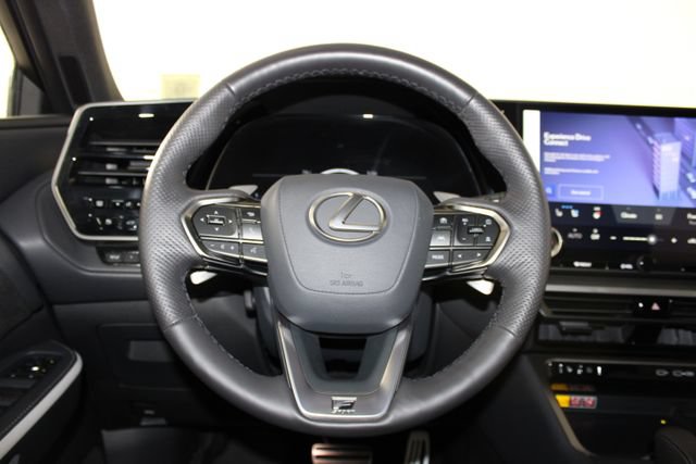 Used 2025 Lexus TX 500h AWD w/ Technology Package image 17