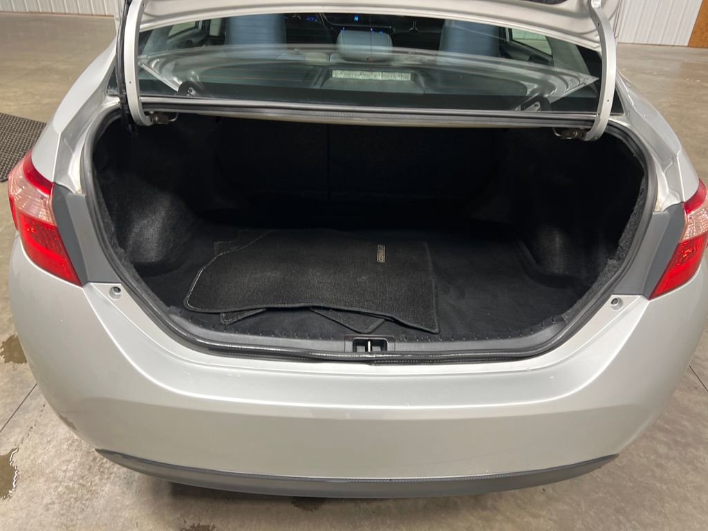 Used 2019 Toyota Corolla LE image 11