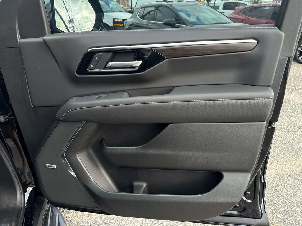 New 2026 Chevrolet Suburban Premier image 14