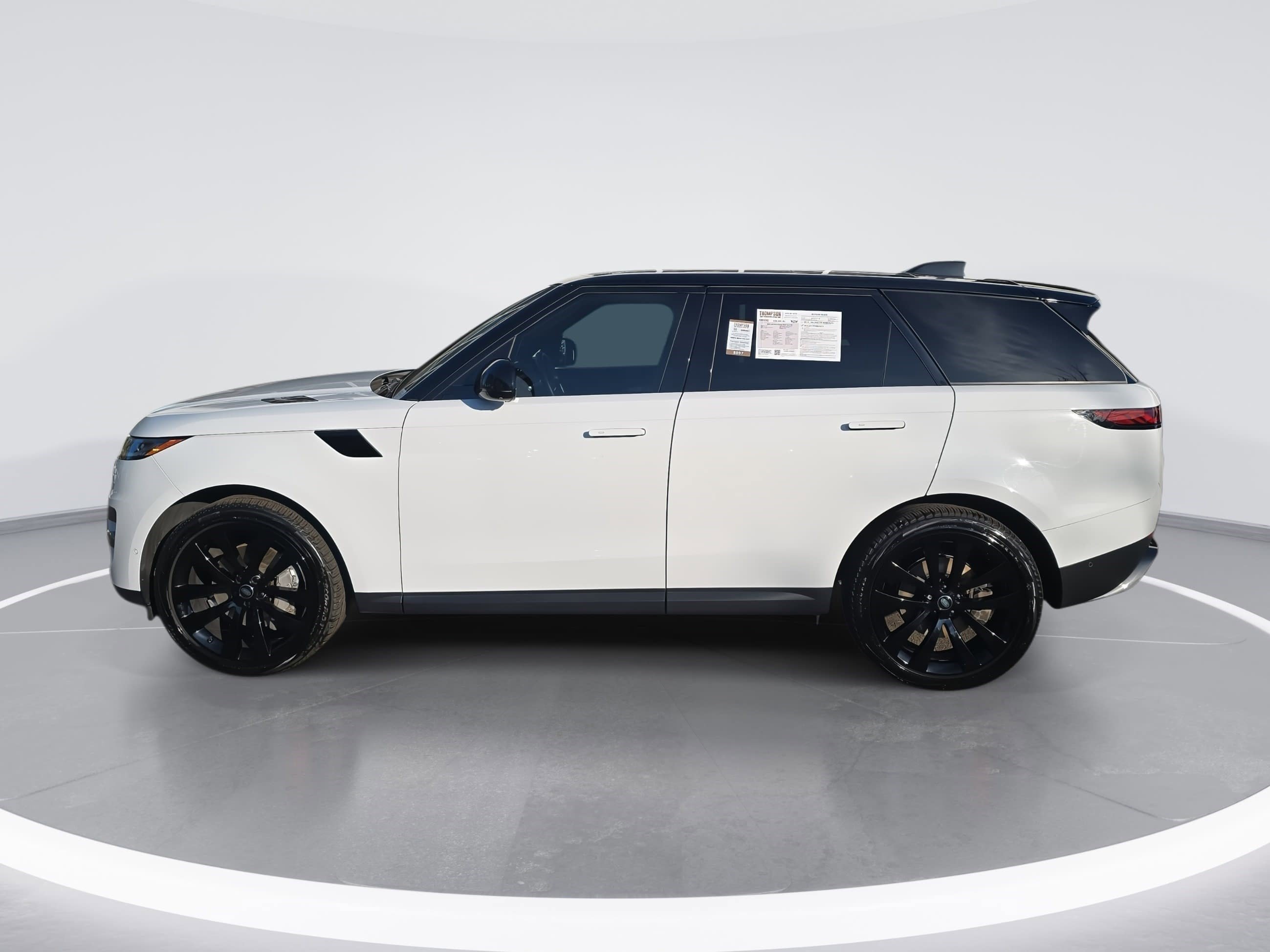 Used 2024 Land Rover Range Rover Sport SE AWD/4WD image 6