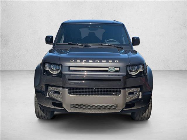 Used 2025 Land Rover Defender 110 X-Dynamic SE image 6