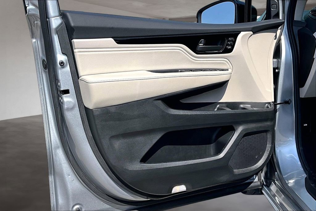 Certified 2025 Honda Odyssey Touring image 19