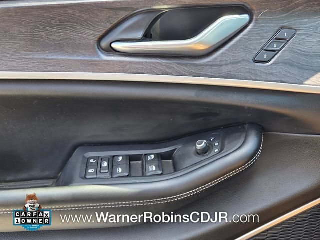 Used 2022 Jeep Grand Cherokee Limited w/ Luxury Tech Group II RWD image 32