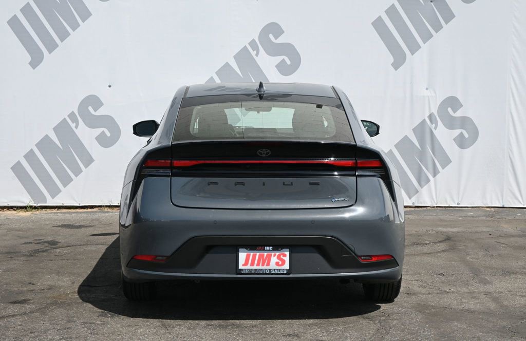 Used 2023 Toyota Prius LE image 5