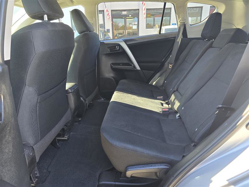 Used 2016 Toyota RAV4 LE image 29