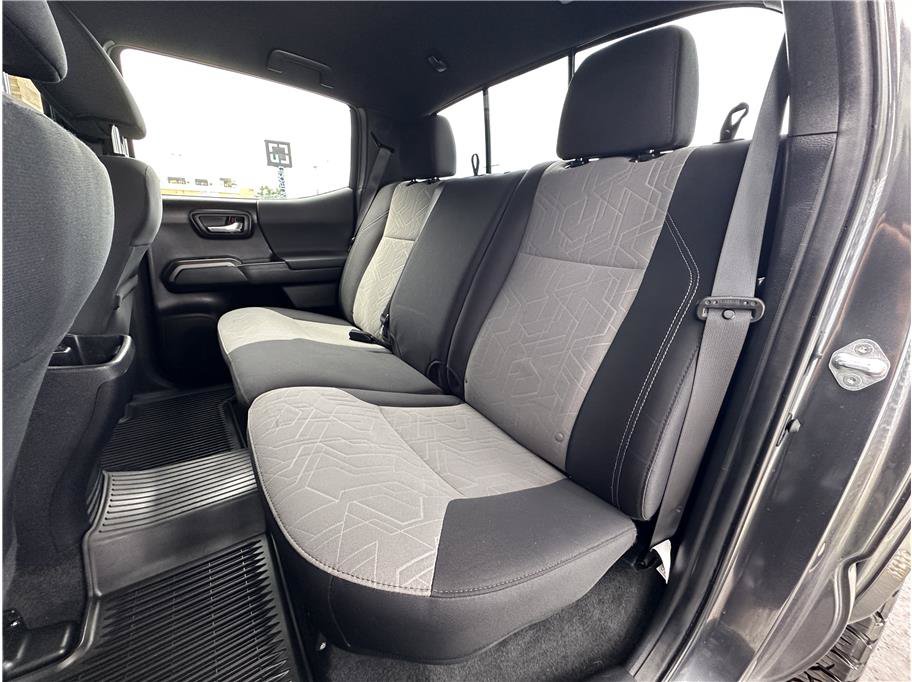 Used 2022 Toyota Tacoma TRD Sport w/ Technology Package AWD/4WD image 16