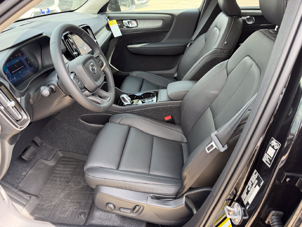New 2026 Volvo XC40 B5 Ultra w/ Protection Package Premier AWD/4WD image 17
