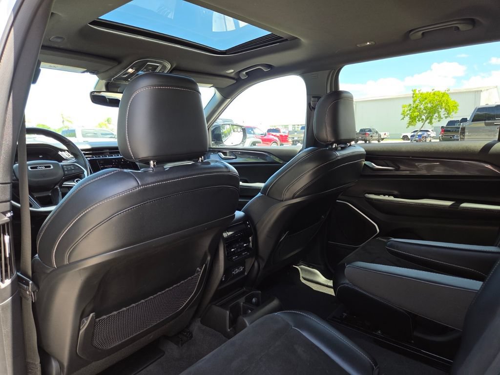 Used 2021 Jeep Grand Cherokee L Laredo AWD/4WD image 26