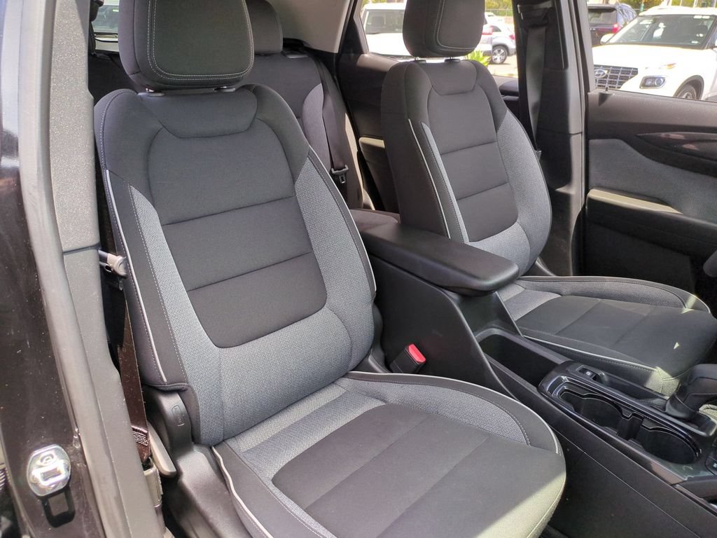 Used 2025 Chevrolet TrailBlazer LT AWD/4WD image 30