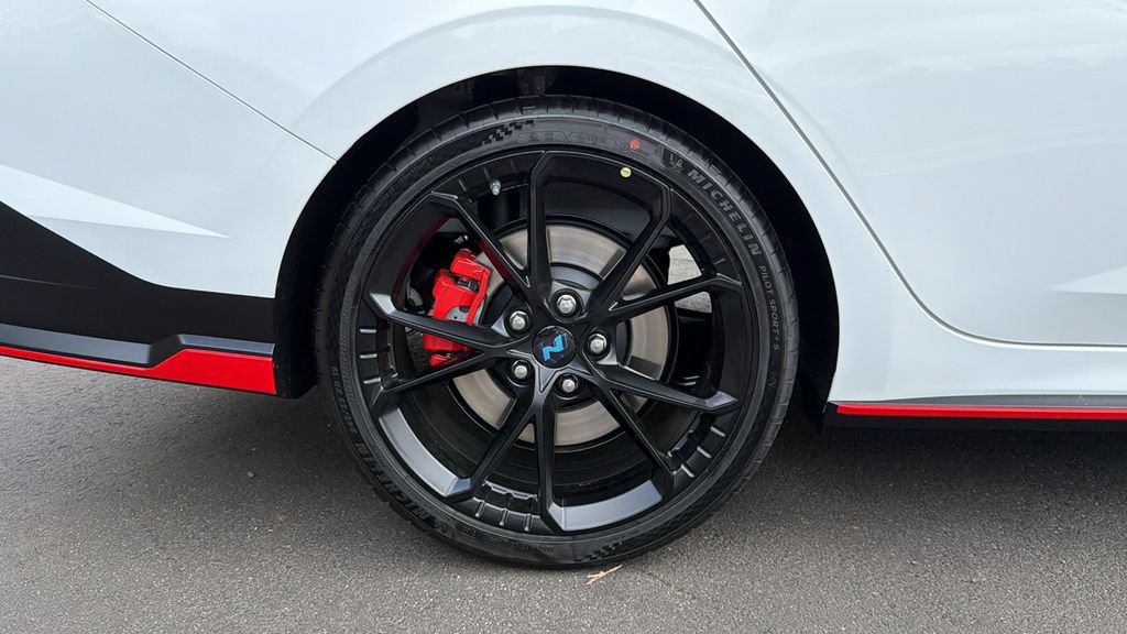 New 2026 Hyundai Elantra N w/ Cargo Package FWD image 18