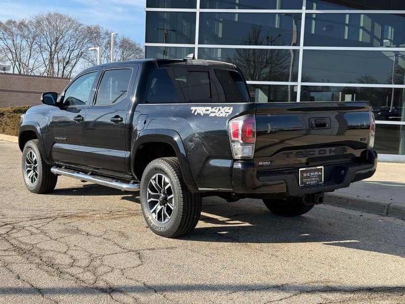Used 2022 Toyota Tacoma TRD Sport w/ TRD Premium Sport Package image 5