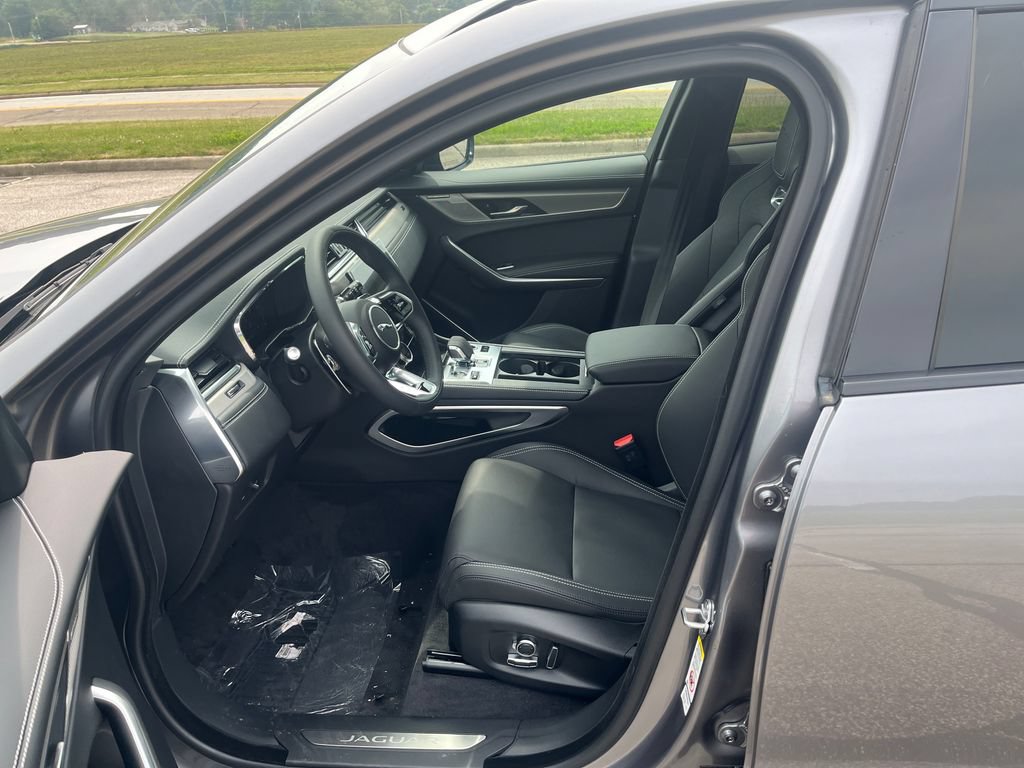 New 2026 Jaguar F-PACE R-Dynamic S AWD/4WD image 9