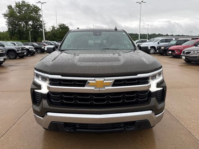 Used 2024 Chevrolet Silverado 1500 LT AWD/4WD image 8