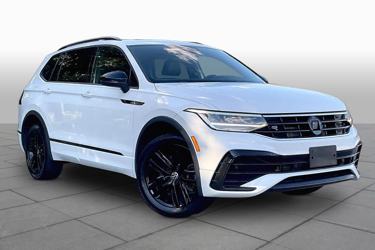 Used 2022 Volkswagen Tiguan SE R-Line AWD/4WD image 2