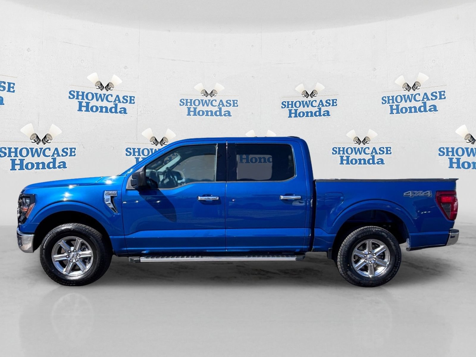 Used 2025 Ford F150 XLT w/ Equipment Group 301A Standard AWD/4WD image 4