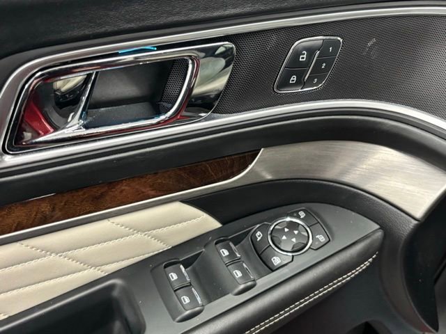 Used 2016 Ford Explorer Platinum image 19