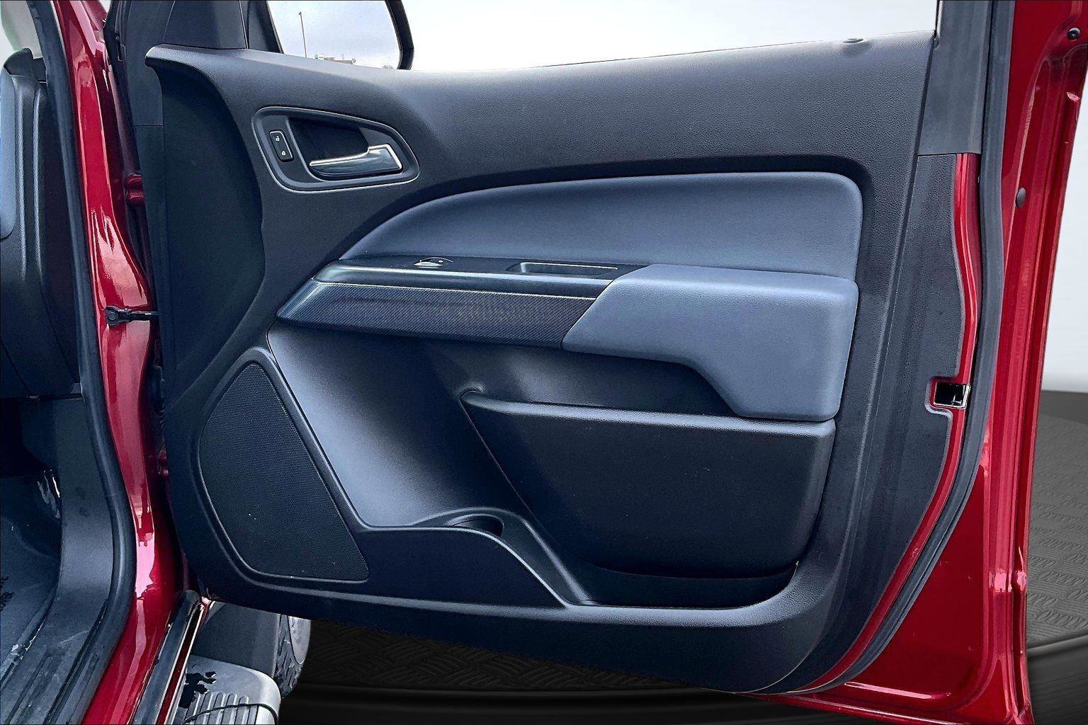 Used 2018 Chevrolet Colorado Z71 image 25