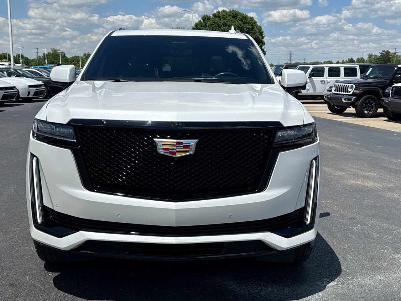 Used 2024 Cadillac Escalade Sport AWD/4WD image 8