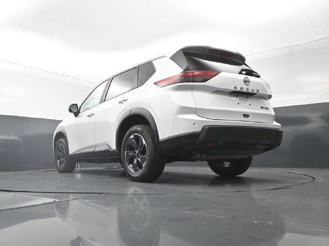 Certified 2024 Nissan Rogue SV AWD/4WD image 31