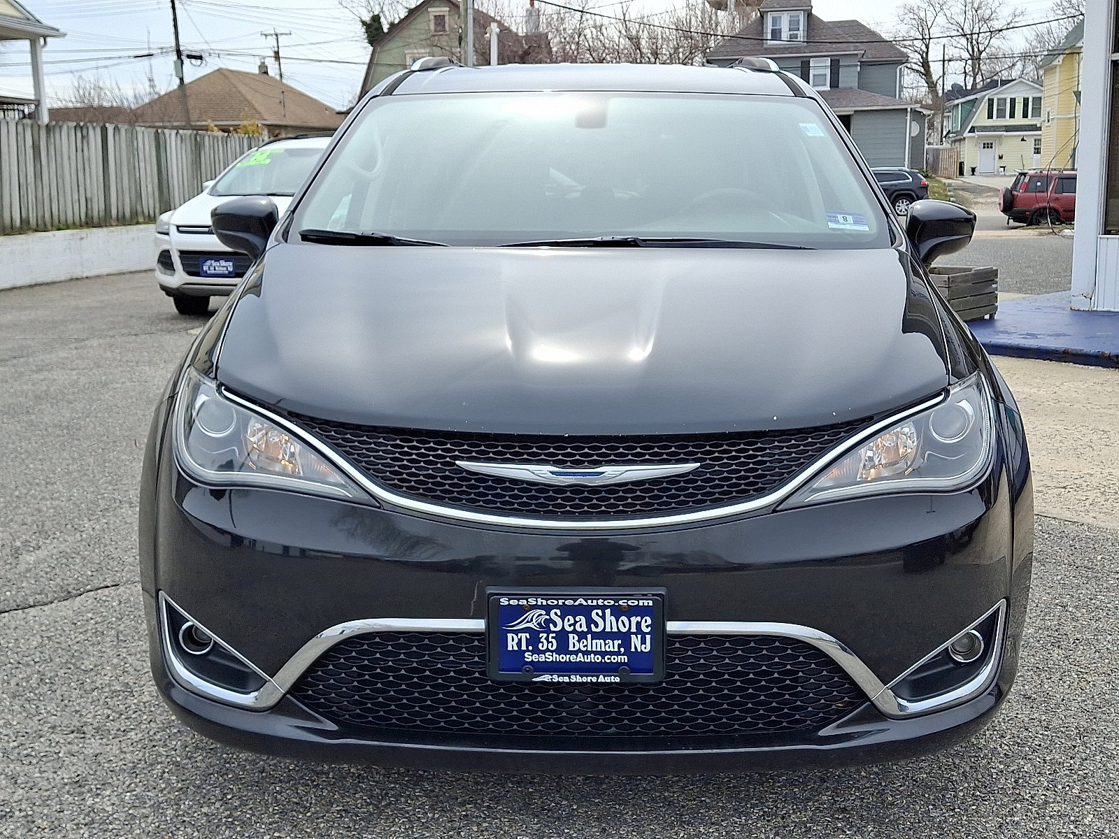 Used 2017 Chrysler Pacifica Touring-L Plus image 2
