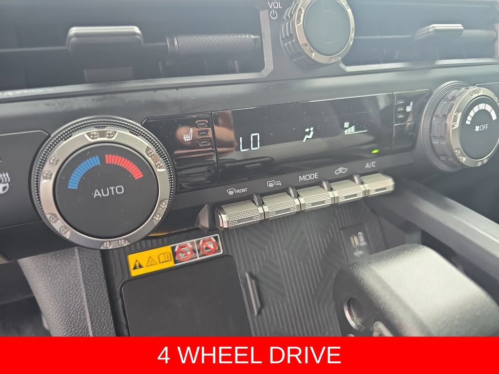 Used 2025 Toyota Tacoma TRD Off-Road w/ TRD Off Road Upgrade Package AWD/4WD image 21