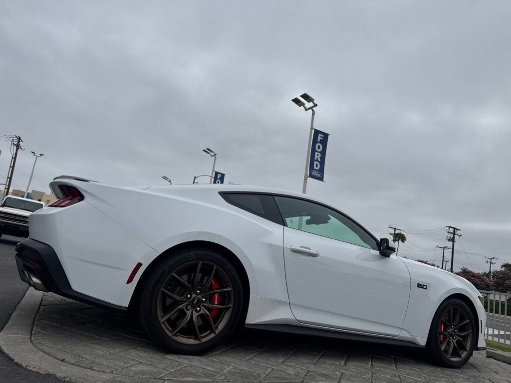 Used 2025 Ford Mustang GT Premium RWD image 2