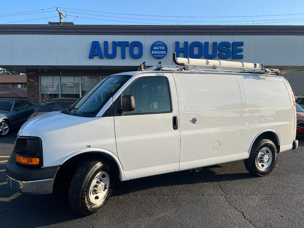 Used 2014 Chevrolet Express 2500 image 7