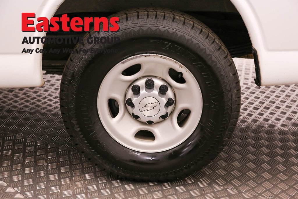 Used 2017 Chevrolet Express 2500 image 33