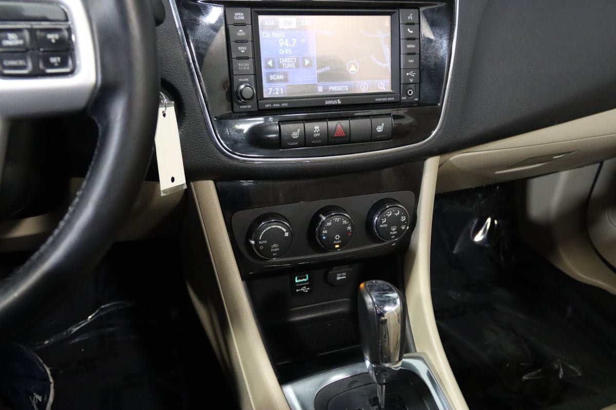 Used 2013 Chrysler 200 Limited FWD image 47